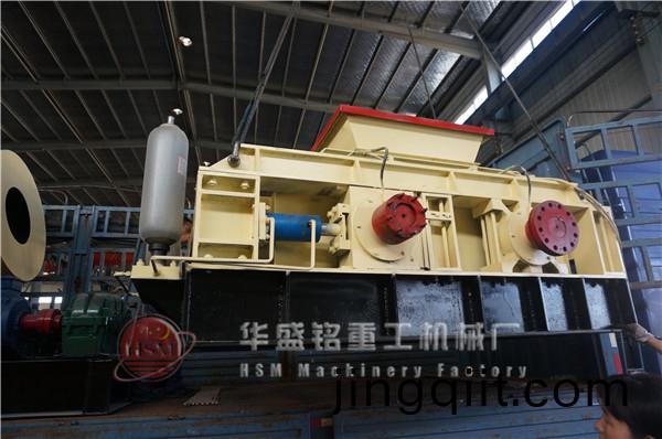 雙(shuang)齒(chi)輥(gun)破碎機案例