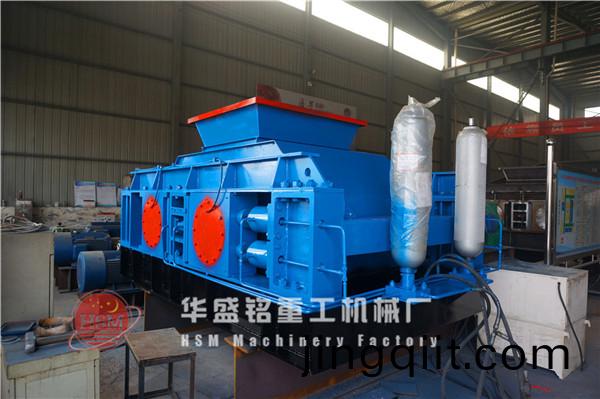 砂石廠對(dui)輥破碎(sui)機(ji)現(xian)場圖片
